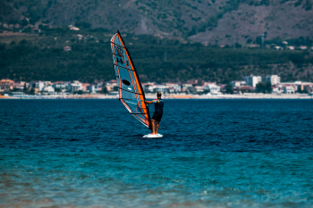 I 5 migliori spot per il windsurf in Europa