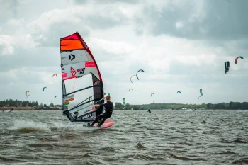 I 5 MIGLIORI SPOT PER IL WINDSURF NEI PAESI BASSI
